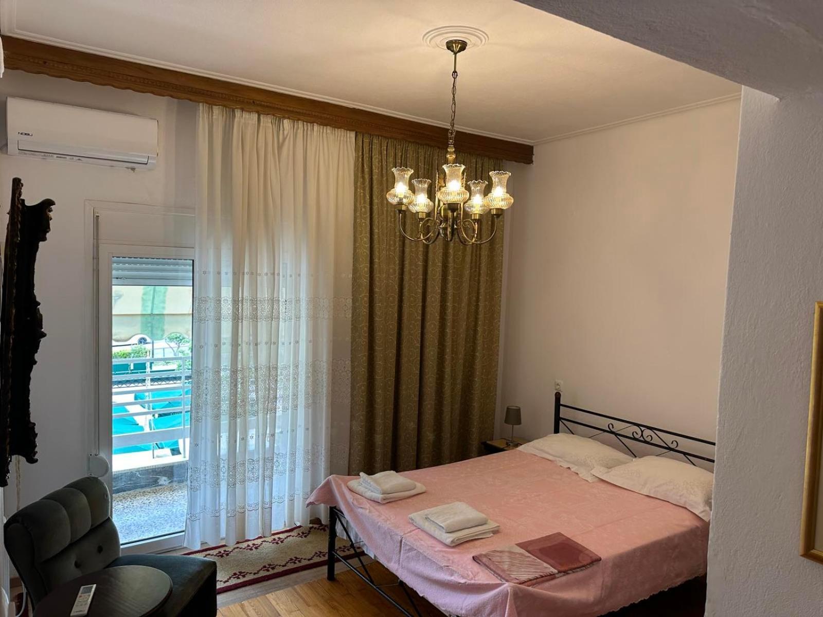 Theoni Central Apartment كالامباكا المظهر الخارجي الصورة